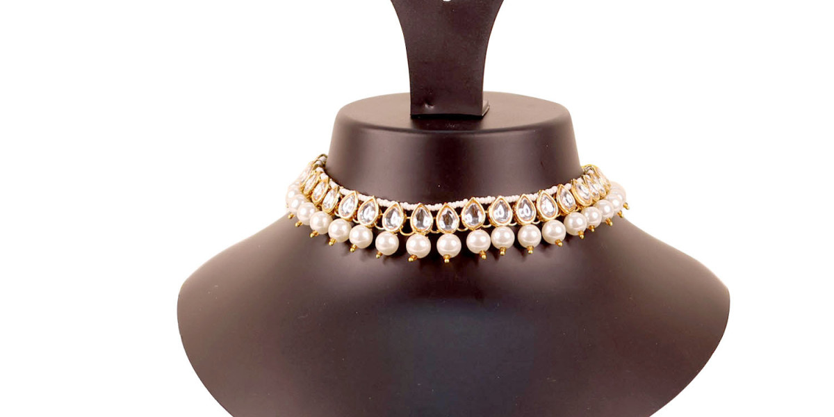 A Comprehensive Guide to the Ideal Jewellery for All Styles of Sarees